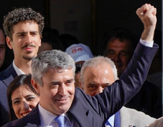 El nuevo secretario general del Partido Socialista de Portugal, José Luís Carneiro,