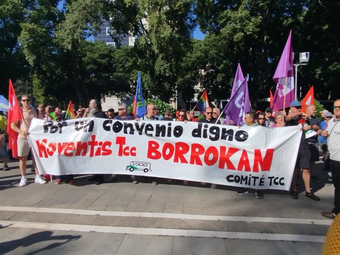 Concentración del comité de TCC frente a la Mancomunidad de la Comarca de Pamplona el pasado viernes, 27 de junio.