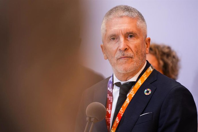 El ministro del Interior, Fernando Grande-Marlaska, atiende a los medios de comunicación tras la reunión plenaria del Centro de Coordinación (Cecor).