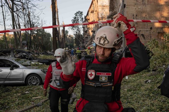 RUSSIA LAUNCHES ONE OF LARGEST AERIAL ATTACKS OF THE WAR. A 500 DRONE NIGHT ASSAULT ON CIVILIANS. June 23, 2025, Kyiv, Ukraine: Ukrainian search and rescue team arrives at the destruction of a five-story residential building after a massive missile attack