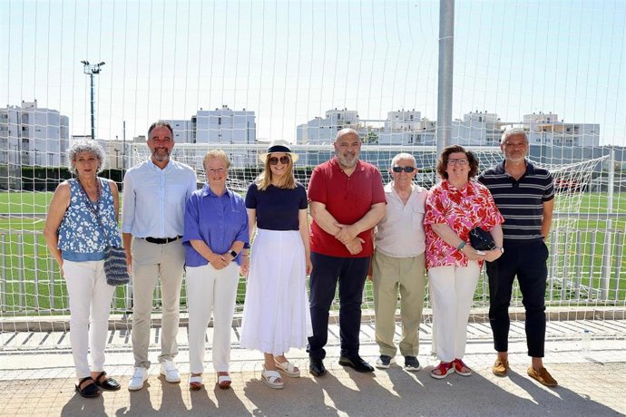 La presidenta del Govern, Marga Prohens, inaugura el renovado campo de fútbol de la Fundación Patronato Obrero