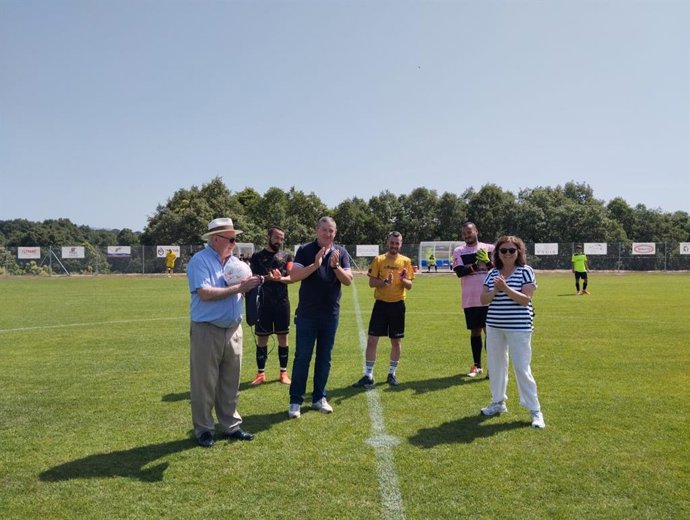 Inauguración del campo homologado en Palacios de Sanabria