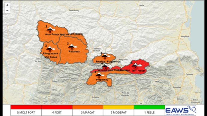 Plataforma d'informació del perill d'allaus amb el mapa de les 7 regions del Pirineus català