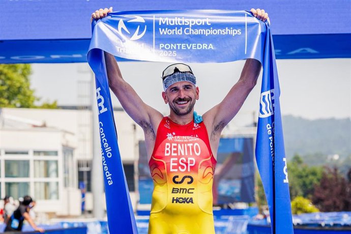 Antonio Benito repite como campeón del mundo de triatlón de larga distancia.