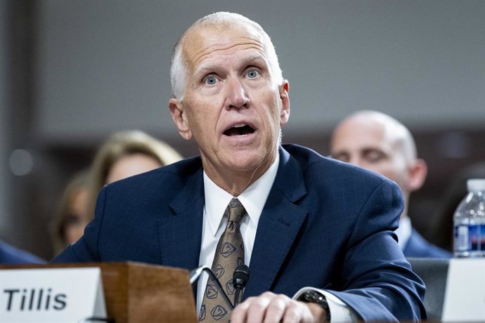 Archivo - May 6, 2025, Washington, District Of Columbia, USA: U.S. Senator THOM TILLIS (R-NC) speaking at a hearing of the Senate Armed Services Committee at the U.S. Capitol in Washington, D.C.