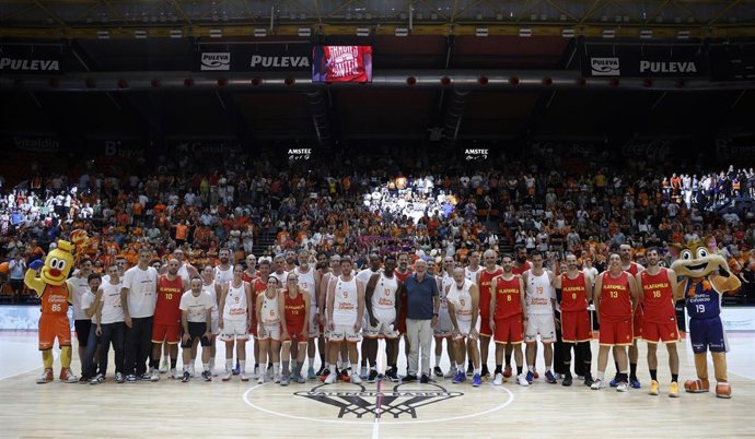El Valencia Basket cierra la Fonteta con un partido de leyendas