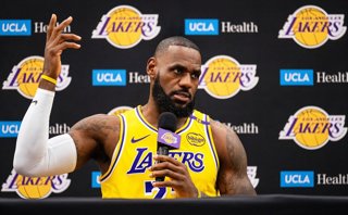 Archivo - LeBron James