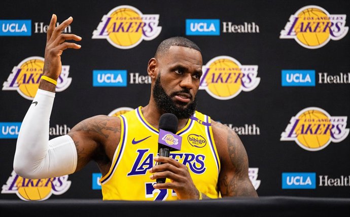 Archivo - LeBron James