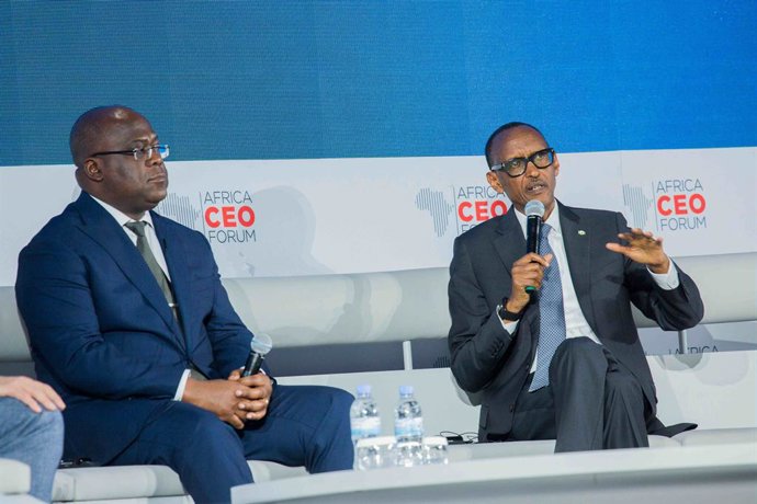 Archivo - KIGALI, March 26, 2019  Rwandan President Paul Kagame (R) and President of the Democratic Republic of the Congo Felix Tshisekedi attend a panel session of the Africa CEO Forum in Kigali, capital of Rwanda, on March 26, 2019. Presidents of Rwanda