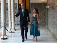 La Reina Letizia, elegancia en estado puro con un vestido joya  de Carolina Herrera en la cena de la ONU en Sevilla