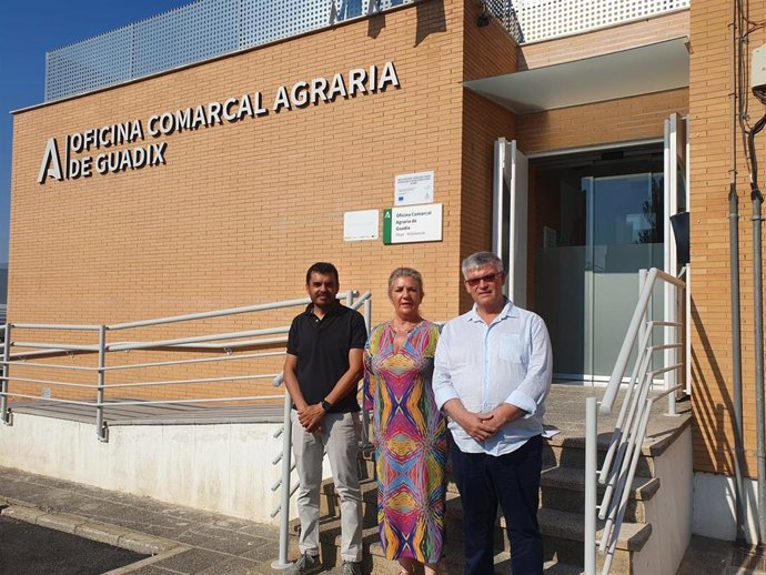 Visita de Junta y Ayuntamiento de Guadix sobre las ayudas contra los efectos de la sequía y la dana