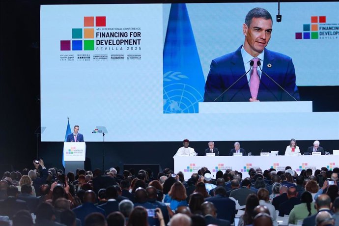 El presidente del Gobierno, Pedro Sánchez, durante el plenario inaugural de la Conferencia Internacional para la Fiananciación al Desrrollo de la ONU en Sevilla