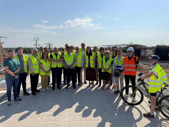 Visita a las obras de la pasarela ciclopeatonal que unirá los núcleos urbanos de Miguelturra y Ciudad Real.