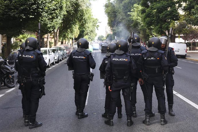 Agentes de la Policía Nacional en una de las jornadas de la huelga del metal la pasada semana.