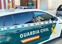 Tres jóvenes detenidos tras robar un equipo de radio y dos pares de gafas de un vehículo en Castro Urdiales