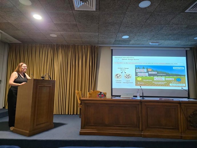 La investigadora María Belén Barquero defiende su tesis doctoral