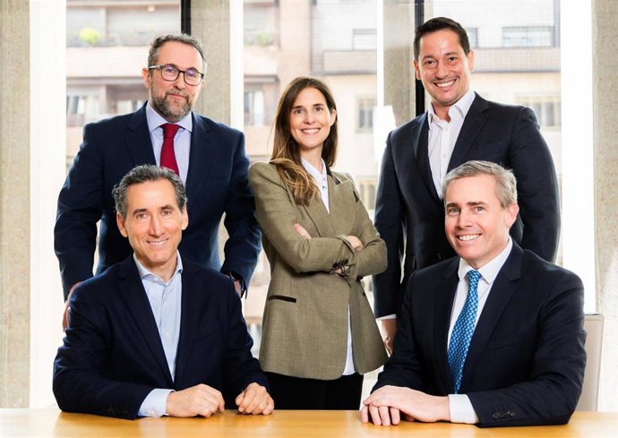 Archivo - Manuel Mendivil, Co-CEO y CIO, Emilio Hunolt, responsable de Crédito Privado y Portfolio Managers Berchmans Rivera, Beatriz Forero y Javier Cervino.