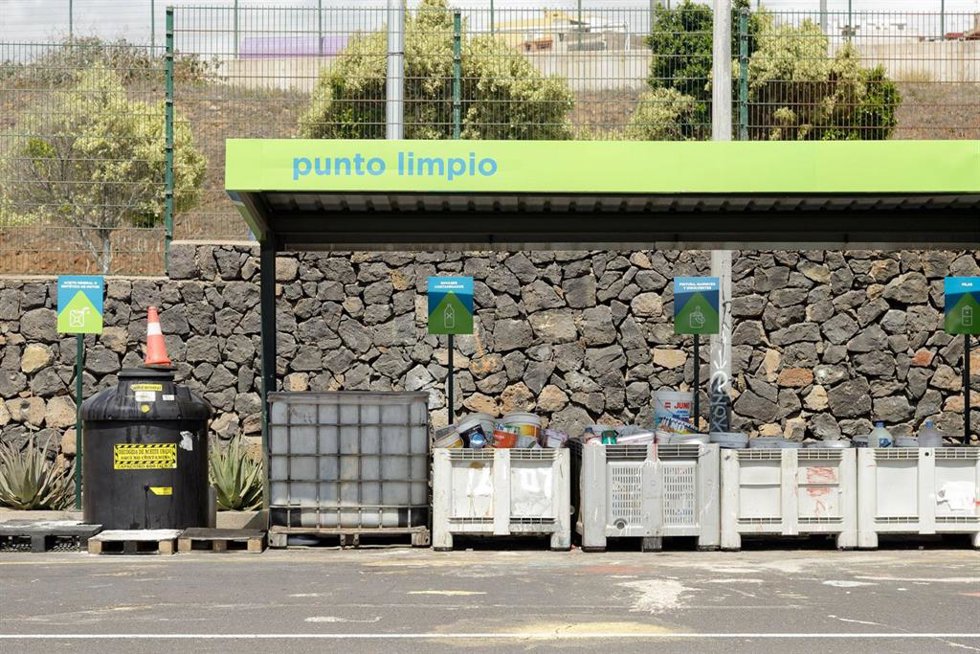 Archivo - Punto limpio