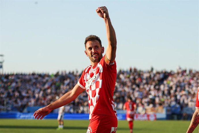 Archivo - Cristhian Stuani of Girona FC celebrates a goal during the Spanish league, LaLiga EA Sports, football match played between CD Leganes and Girona FC at Butarque stadium on Apri 24, 2025, in Leganes, Spain.
