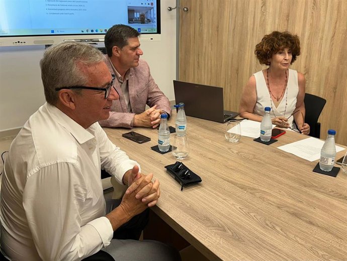 El conseller de Turismo de Baleares en la constitución del Consejo Asesor de la Escuela de Hostelería