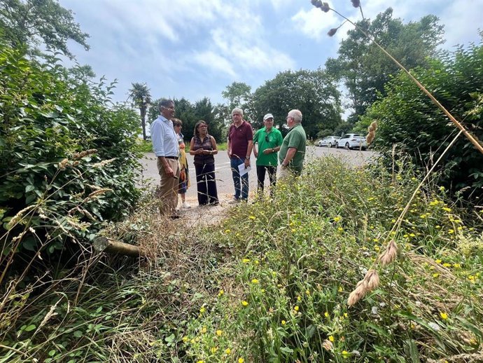 Diputados regionales del PP en Perlora.