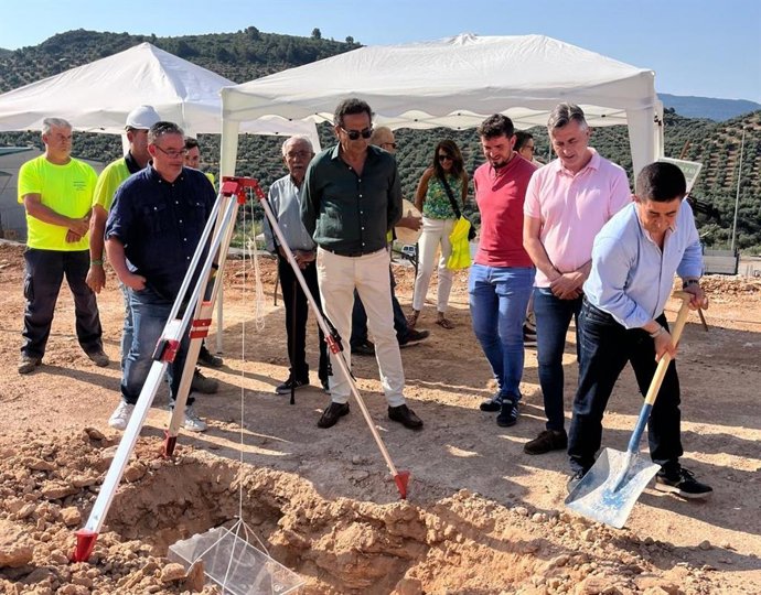 Colocación de la primera piedra del Parque de Bomberos de Cambil.