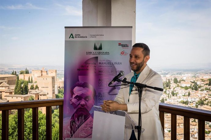 Manuel Liñán participó en la presentación del ciclo en la Alhambra