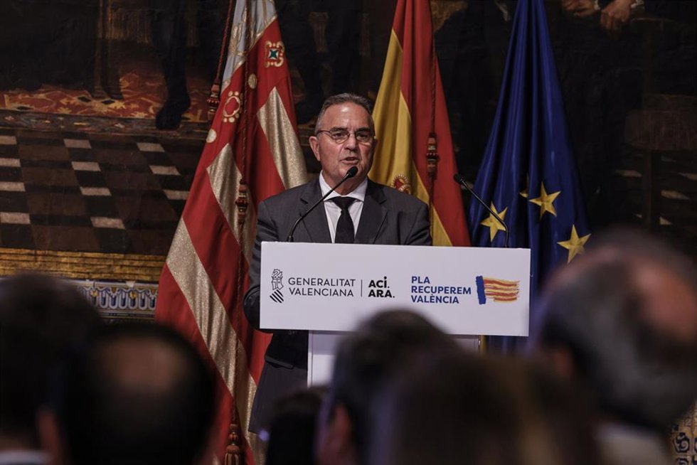 El vicepresidente segundo y conseller para la Recuperación Económicaonómica y Social de la Generalitat Valenciana, Francisco José Gan Pampols, interviene durante el acto de presentación del Plan Endavant para la recuperación económica y social de la Com