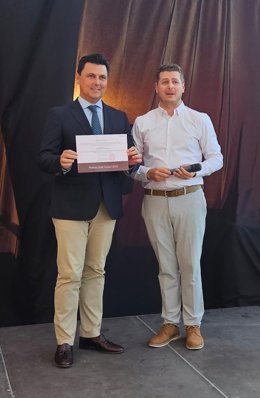 El alcalde de San Javier, José Miguel Luengo, recoge el premio Crea Ciudad 2025 otorgado por el Colegio Oficial de Arquitectos de la Región de Murcia (COAMU)