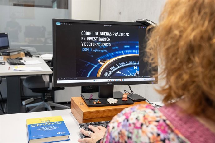 La UJI incorpora l'ús de la IA en l'actualització de la seua Codi de Bones Pràctiques a Investigació i Doctorat