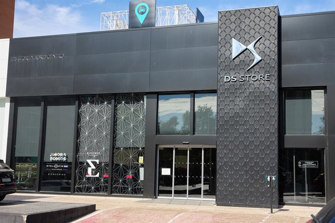 Archivo - Un concesionario de vehículos DS Store