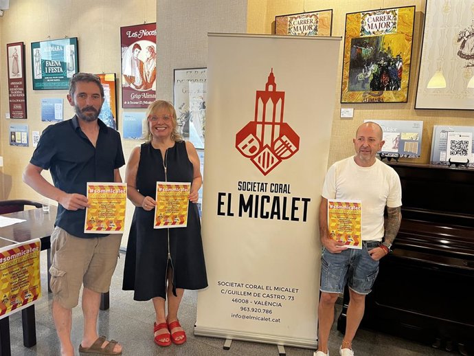 Los artistas Borja Penalba e Hilari Alonso presentan un concierto solidario junto a la presidenta de El Micalet, Gemma Pasqual