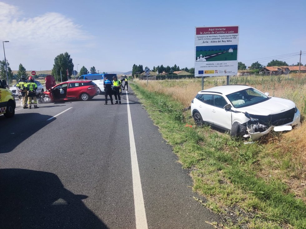 Coches afectados en el accidente en Ávila.