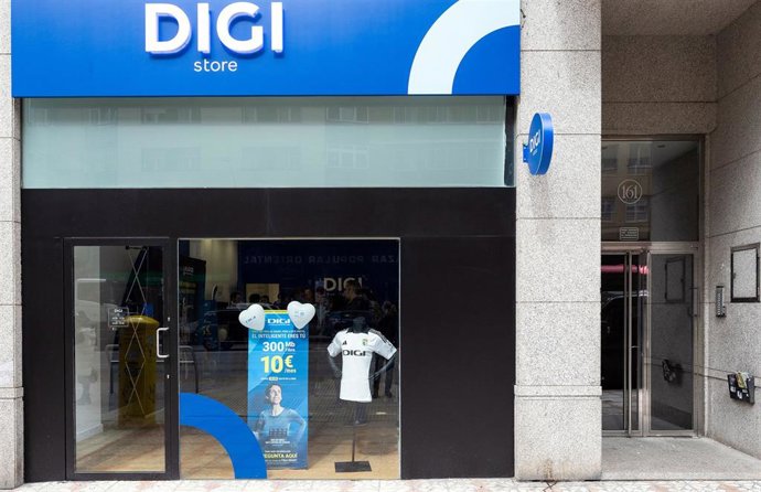Archivo - Nueva tienda DIGI, a 3 de abril de 2025, en Burgos, Castilla y León (España).