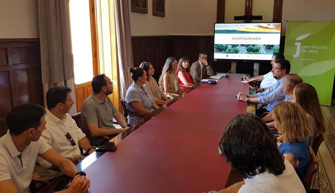 Constitución de la mesa de impulso del Club de Producto OleotourJaén.