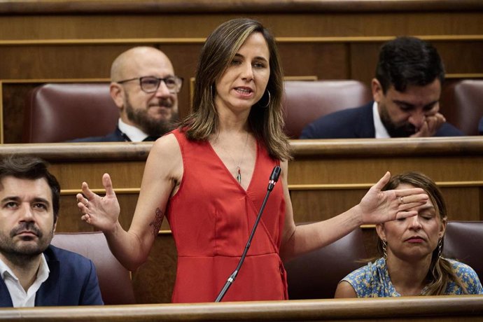 La secretaria general de Podemos, Ione Belarra, durante un pleno en el Congreso de los Diputados, a 25 de junio de 2025, en Madrid (España).  