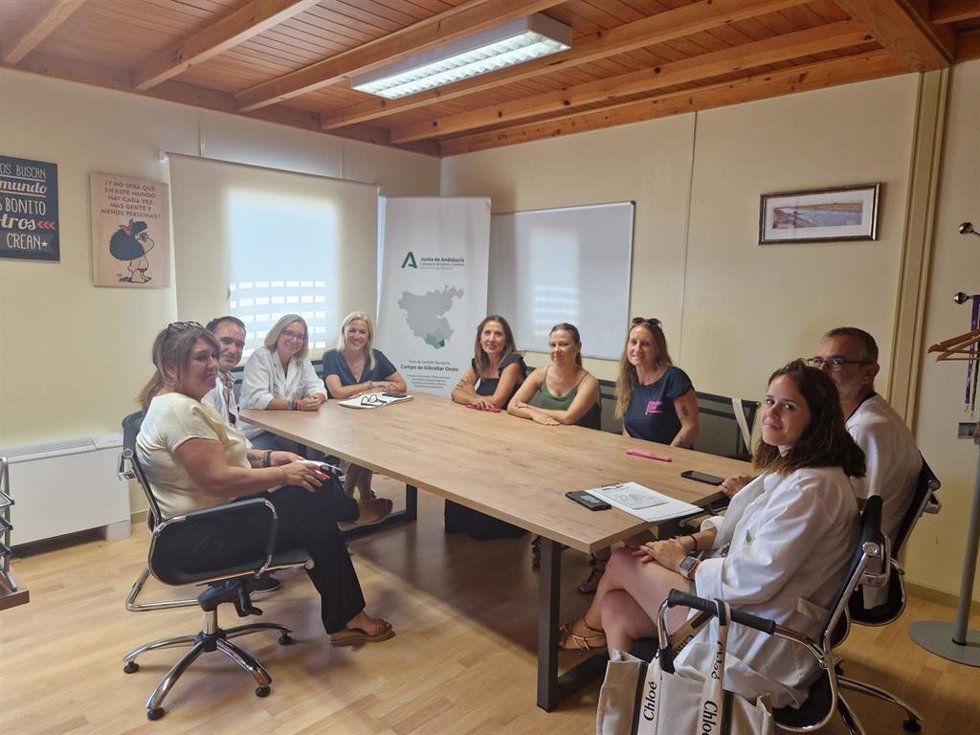 Eva Pajares con la Asociación Española contra el Cáncer en Algeciras.
