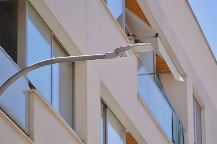 Una de las luminarias que se han renovado.