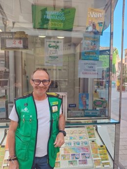 El vendedor de la ONCE, José Antonio Mateo Argaiz, es quien ha llevado la suerte a Arnedo