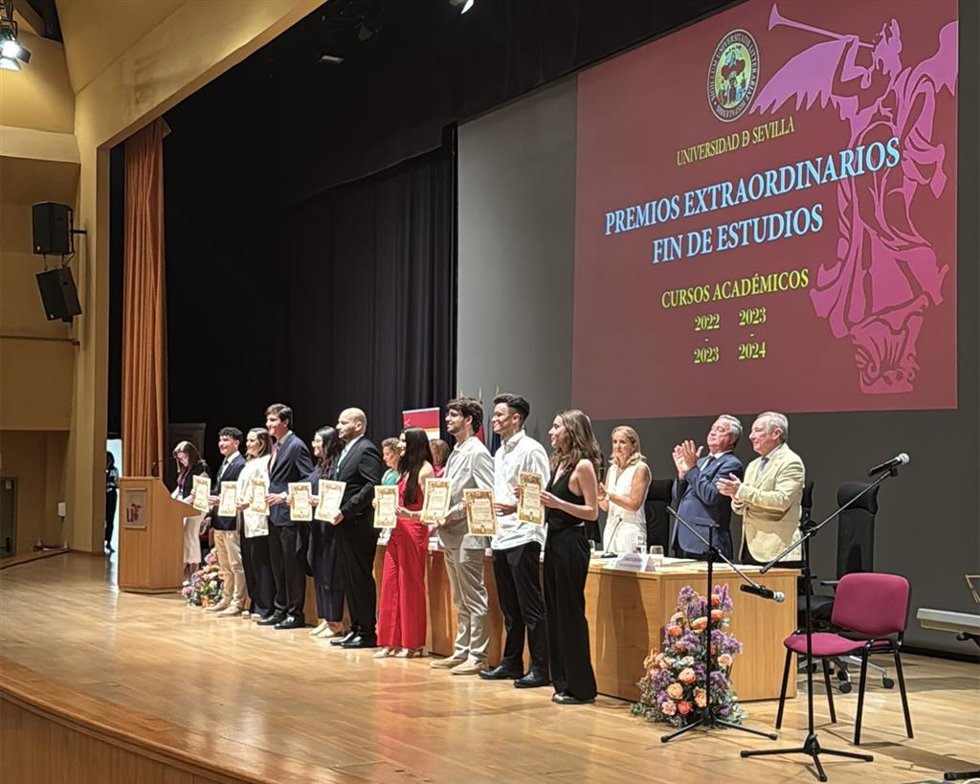 Acto de los Premios Extraordinarios Fin de Estudio de la US