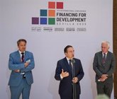 Foto: Albares destaca el "esfuerzo" de España con la salud global aumentando fondos frente al Sida, la malaria y tuberculosis