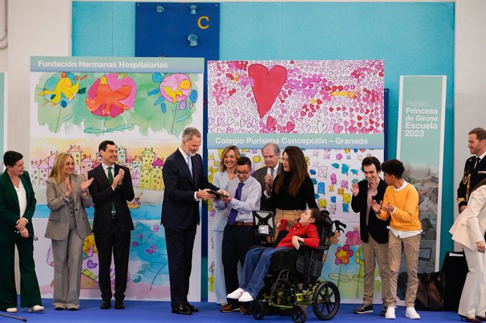Archivo - El Rey Felipe VI durante la entrega del Premio Princesa de Girona Escuela del Año en el Centro de Educación Especial Purísima Concepción de Hermanas Hospitalarias, a 3 de abril de 2025 en Granada (Andalucía, España). Felipe VI preside la entrega