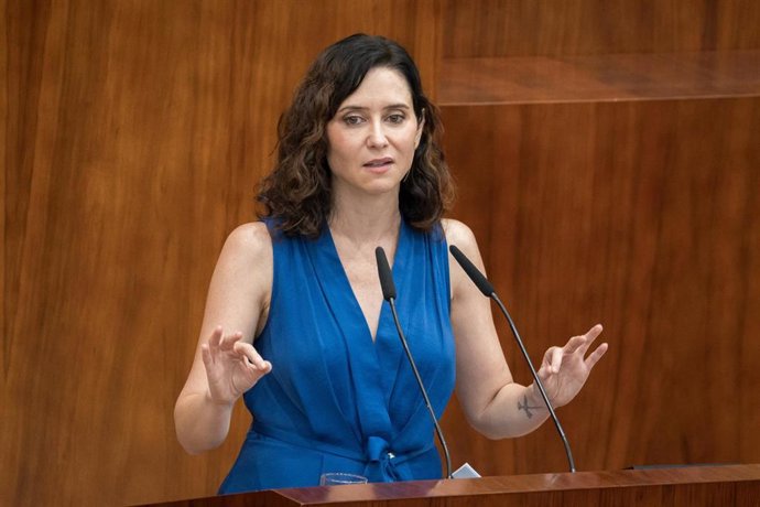 La presidenta de la Comunidad de Madrid, Isabel Díaz Ayuso, interviene durante una sesión plenaria en la Asamblea de Madrid, a 19 de junio de 2025, en Madrid (España)