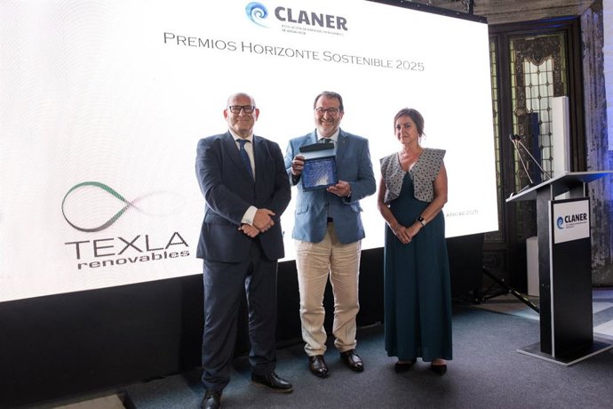 La Asociación de Energías Renovables de Andalucía (Claner) ha entregado los premios "Horizonte Sostenible 2025", entre cuyos galardonados se encuentra el alcalde de Carmona