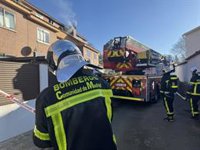 Comunidad y sindicatos de Bomberos rubrican un preacuerdo: 10.000 euros más al año y ajuste de jornada laboral anual