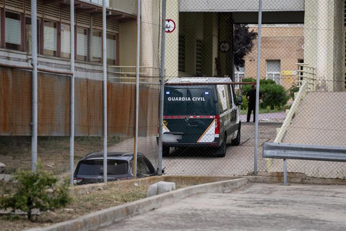 El furgón policial en el que va el exsecretario de organización del PSOE Santos Cerdán a su llegada a la cárcel de Soto del Real después de que el Tribunal Supremo ordenara prisión preventiva y sin fianza, a 30 de junio de 2025, en Soto del Real, Madrid (