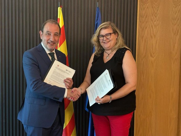 El conseller de Justícia i Qualitat Democràtica, Ramon Espadaler, y la presidenta del Consell, Montserrat Cerqueda.