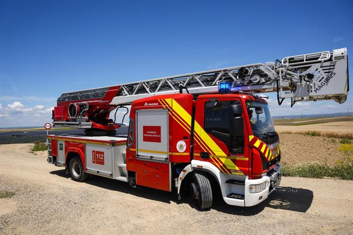 Archivo - Camión de Bomberos en un munipio de Sevilla