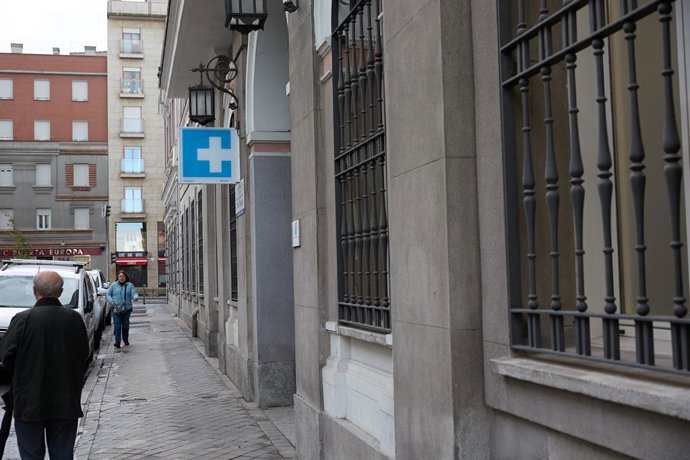 Archivo - Fachada del Centro Municipal de Salud Comunitaria, en el distrito de Tetuán, a 2 de noviembre de 2023, en Madrid (España). Los Centros de Salud prestan todas aquellas actividades asistenciales de atención individual, diagnósticas, terapéuticas y