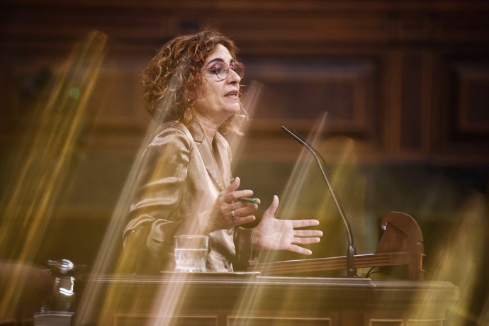 La vicepresidenta primera del Gobierno y ministra de Hacienda, María Jesús Montero